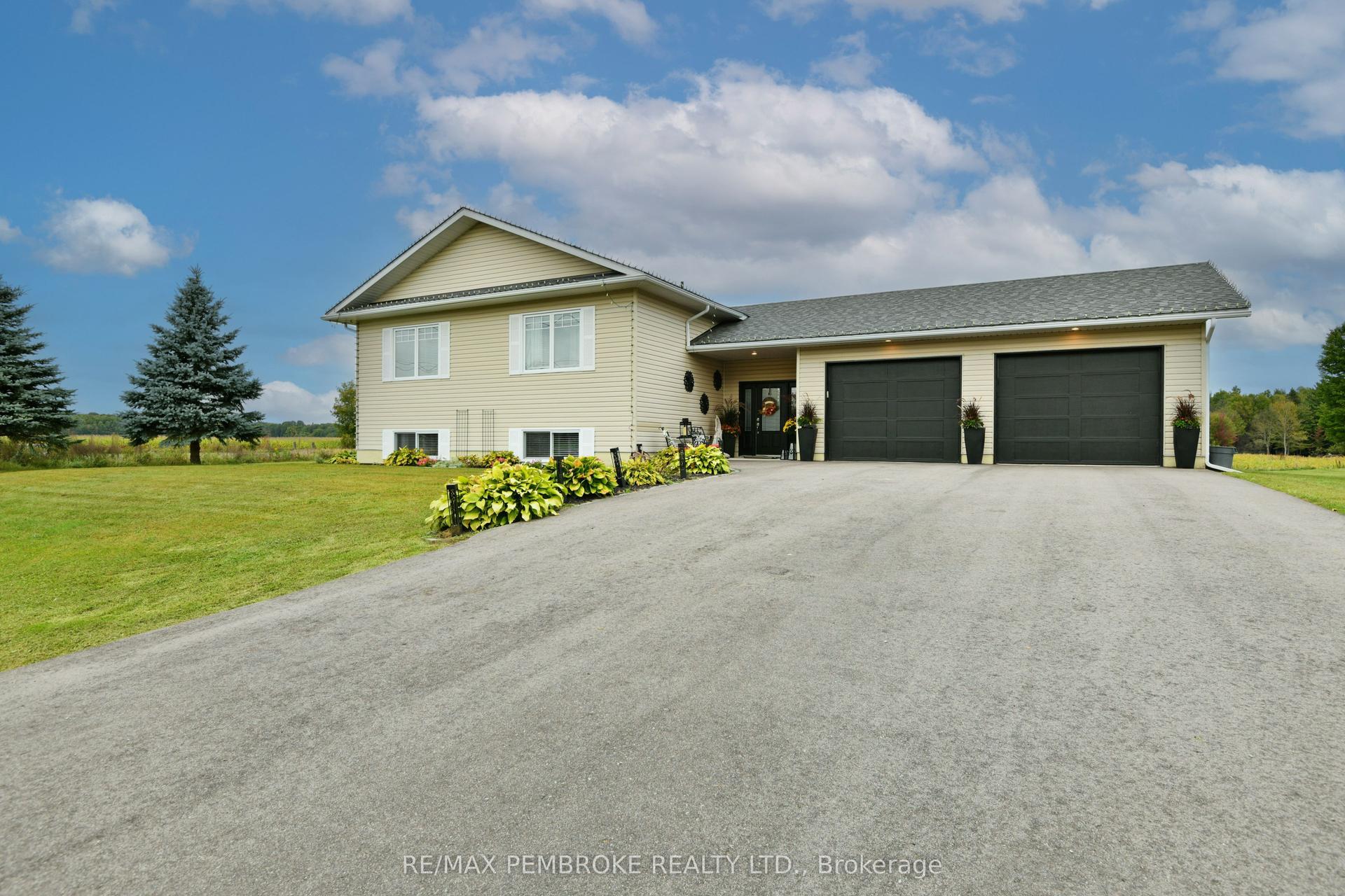 35 Vera Crescent — photo 1