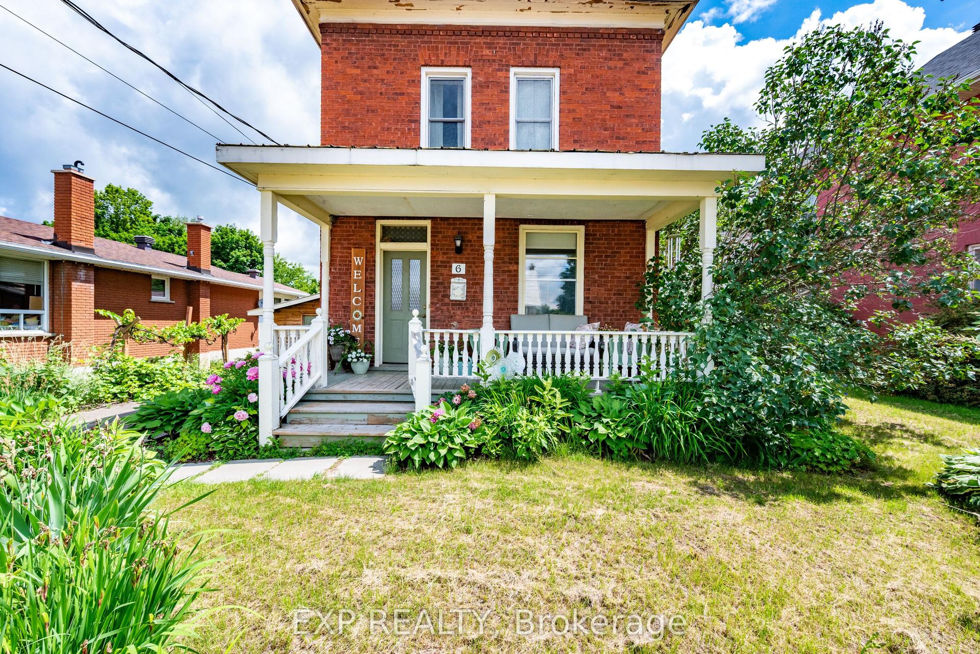 6 CRAWFORD Street, Whitewater Region — Detached for sale, photo 1