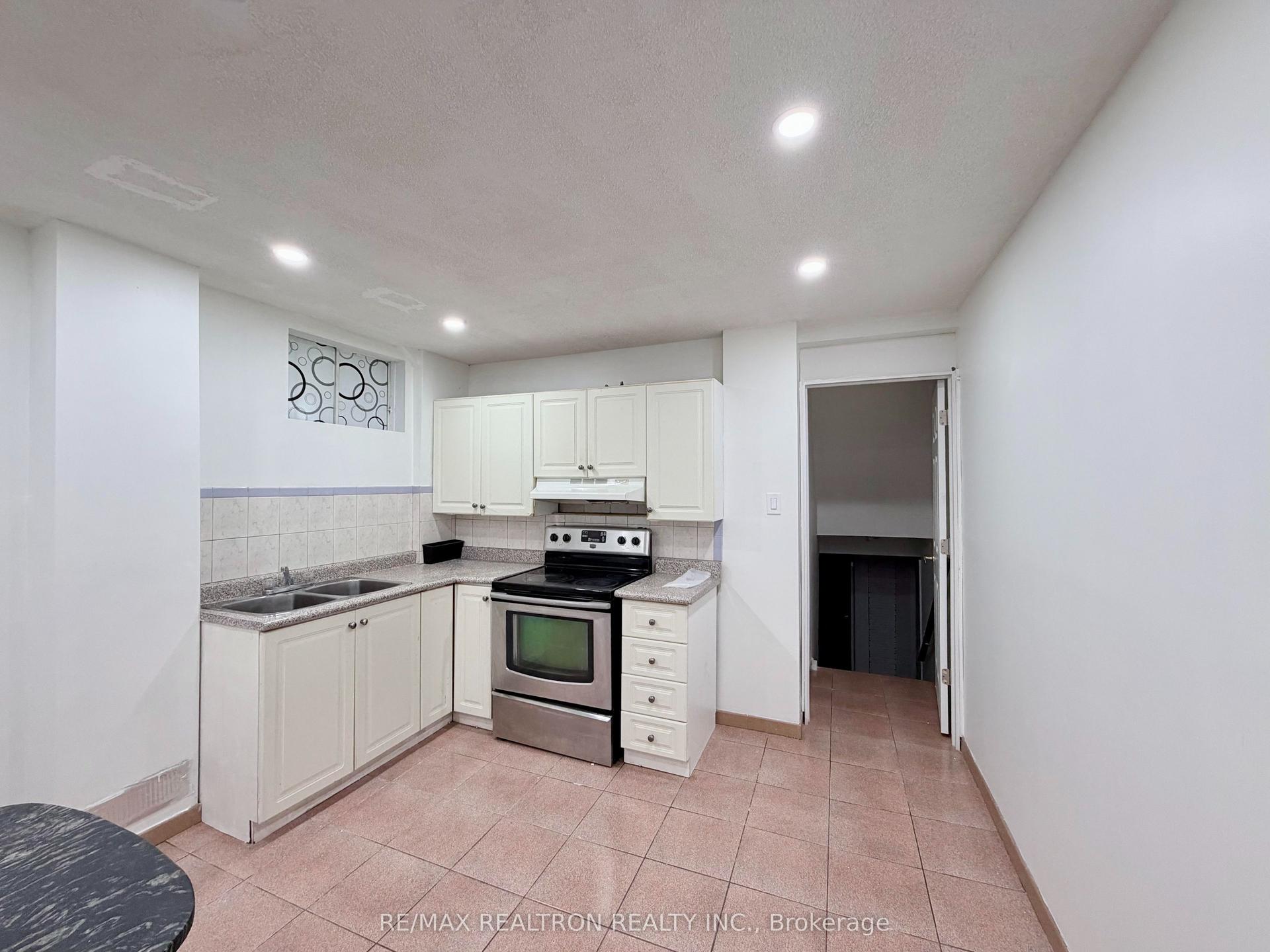 3948 Midhurst Lane Basement #Basement, Mississauga — Semi-Detached for lease, photo 1