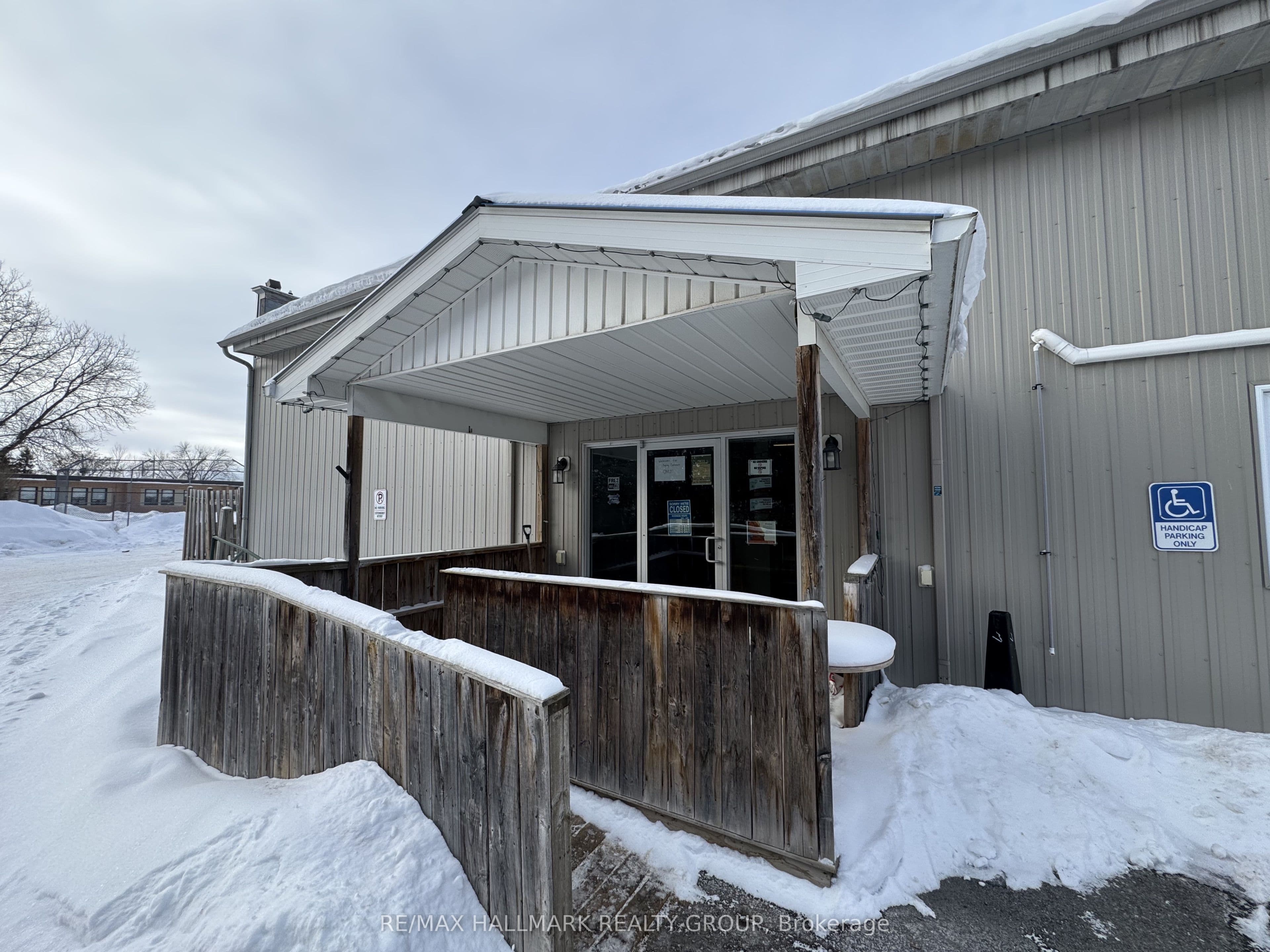 33 Queen St Street — photo 1