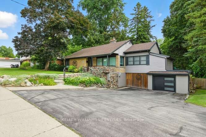 577 Wonderland Road N — photo 1