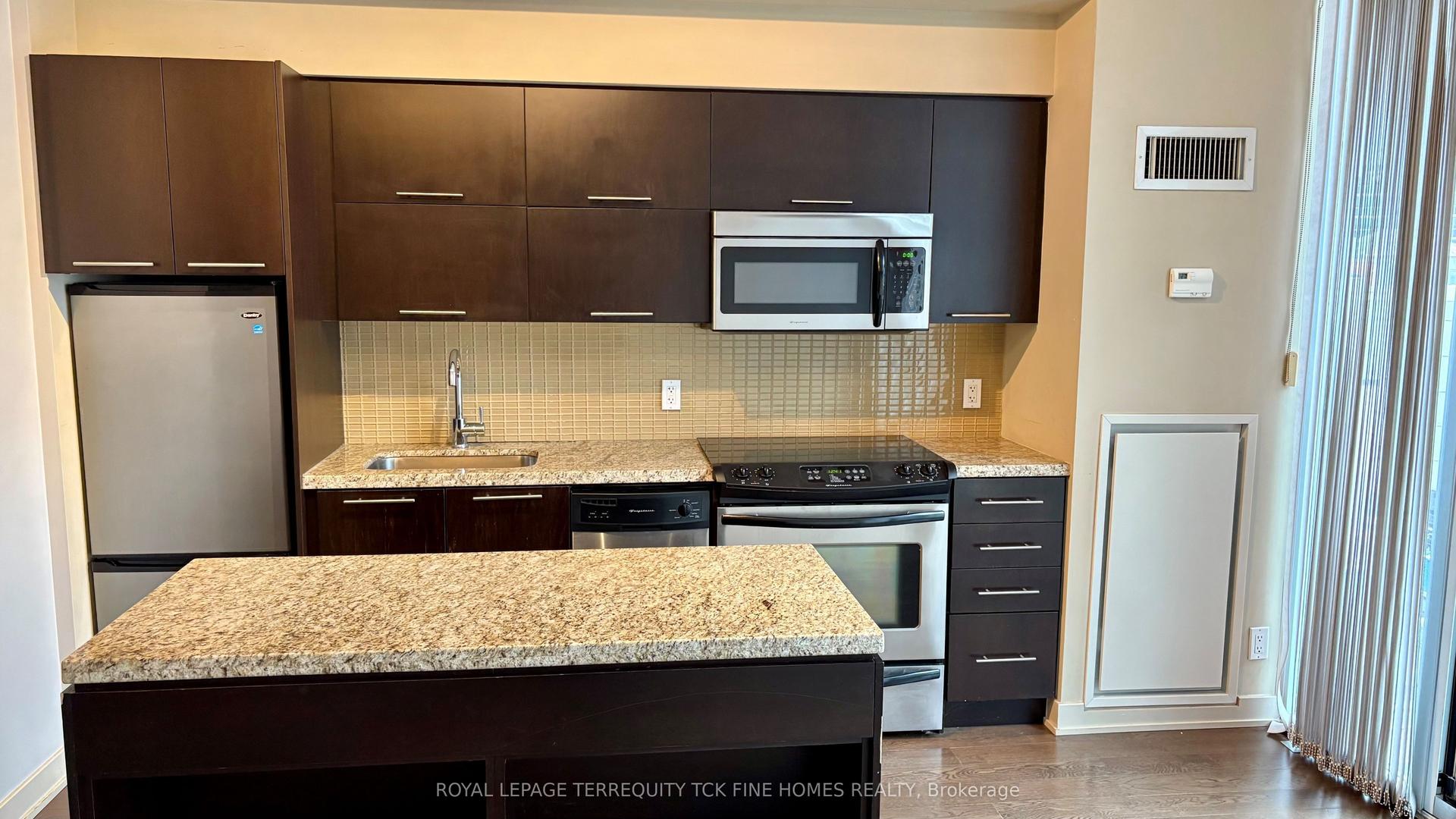 21 Nelson Street 707 #707, Toronto — Condo for lease, photo 1