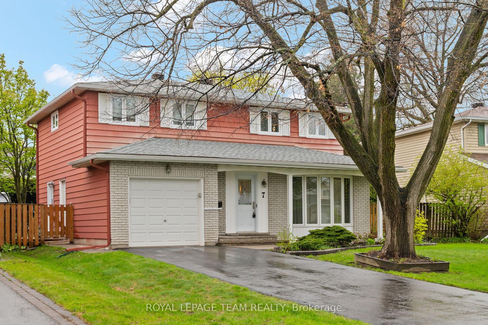 7 Centrepark Drive — photo 1