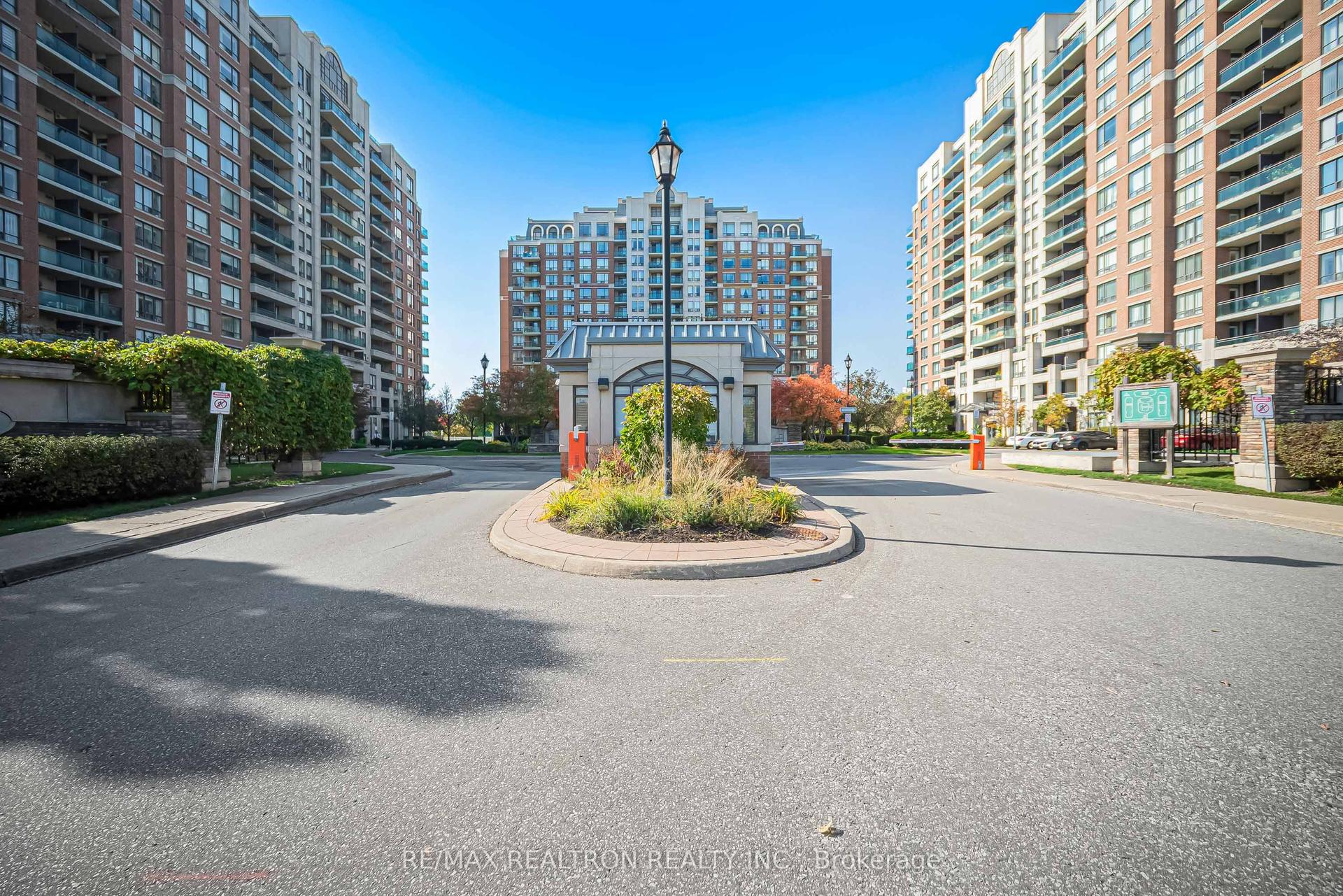 330 Red Maple Road 601 #601, Richmond Hill — Condo for sale, photo 1