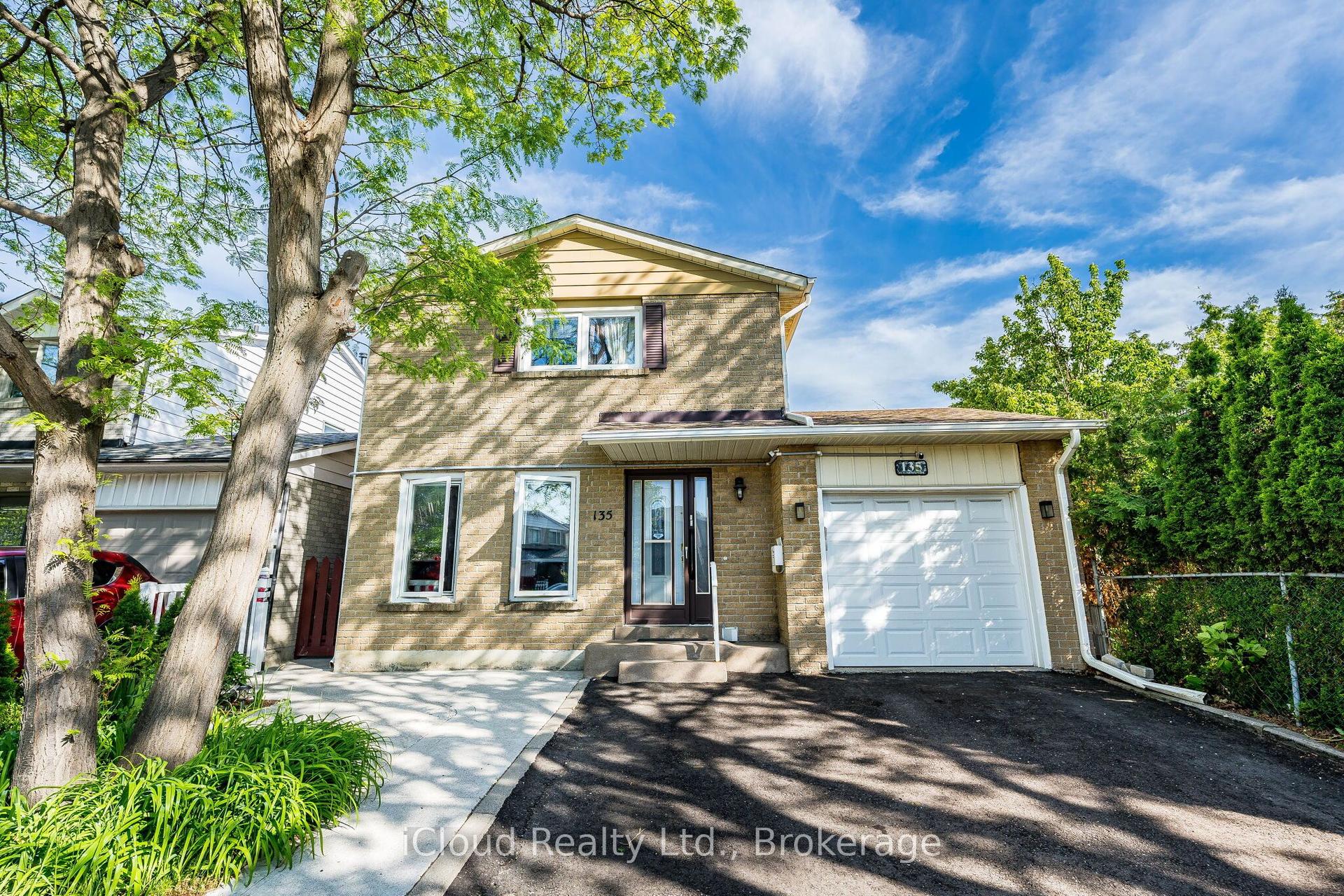 135 Autumn Glen Circle, Toronto — Detached for sale, photo 1