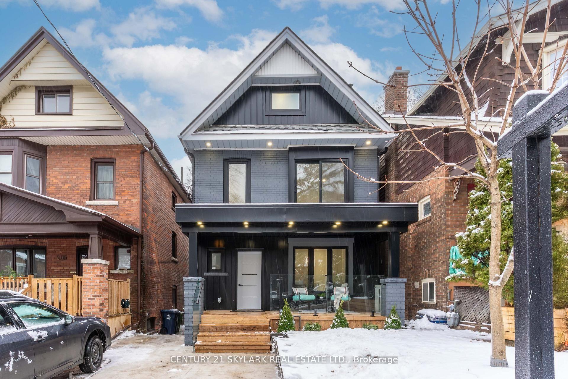 208 Gainsborough Road, Toronto — Detached for sale, photo 1