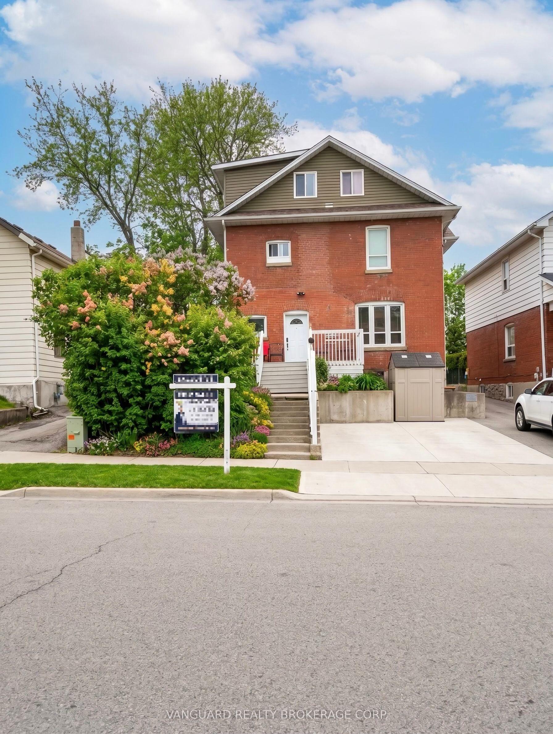 71 John Street E — photo 1