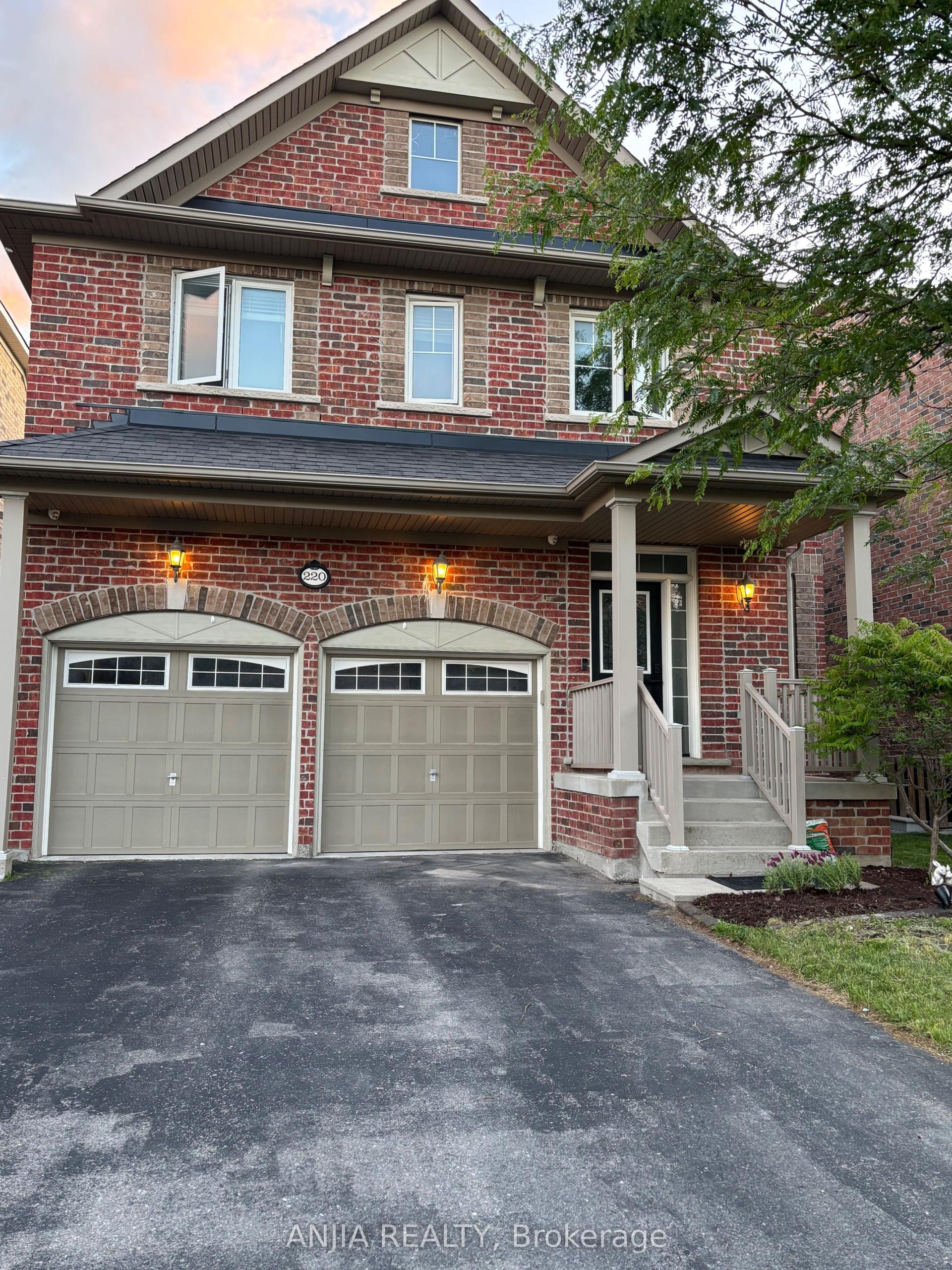 220 Hazelton Avenue — photo 1