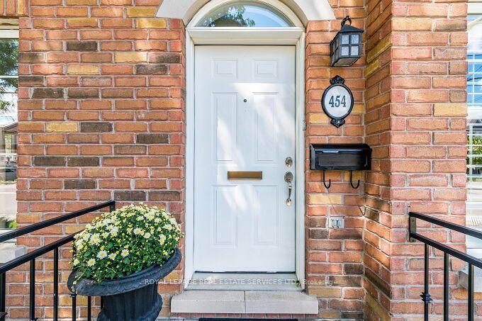 454 St Johns Road, Toronto — Townhouse for sale, photo 1