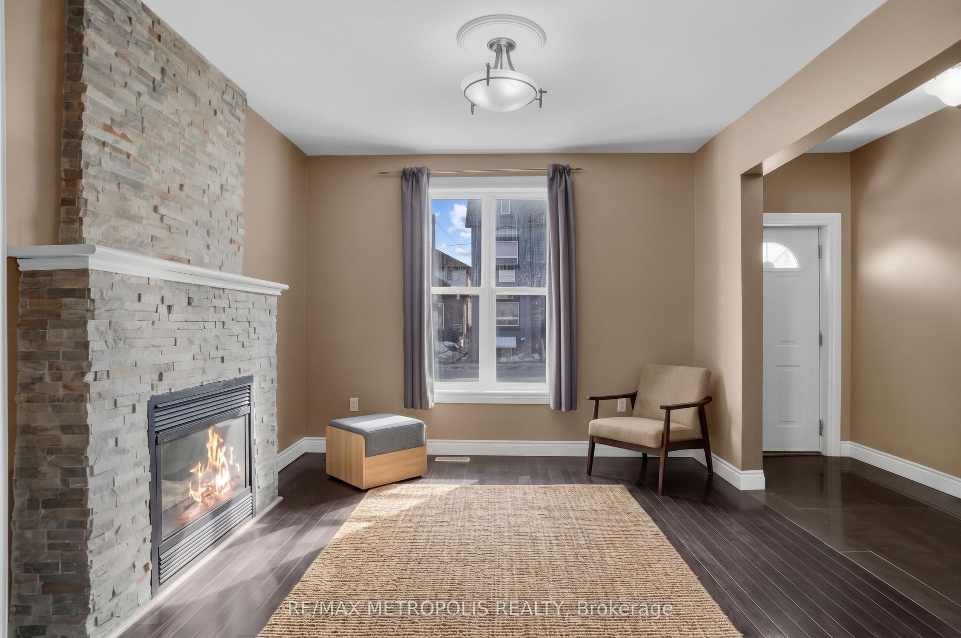 201 BAY Street N, Hamilton — Detached for lease, photo 1