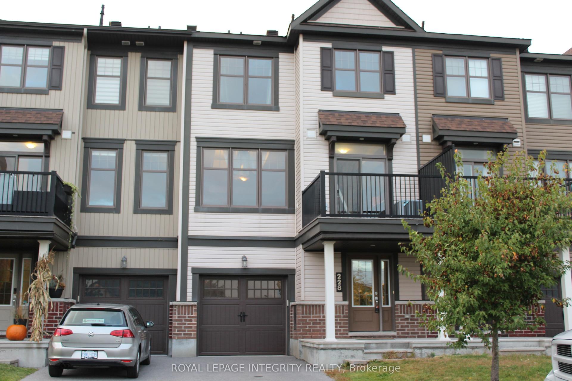 228 Halyard Way, Kanata — Townhouse for sale, photo 1