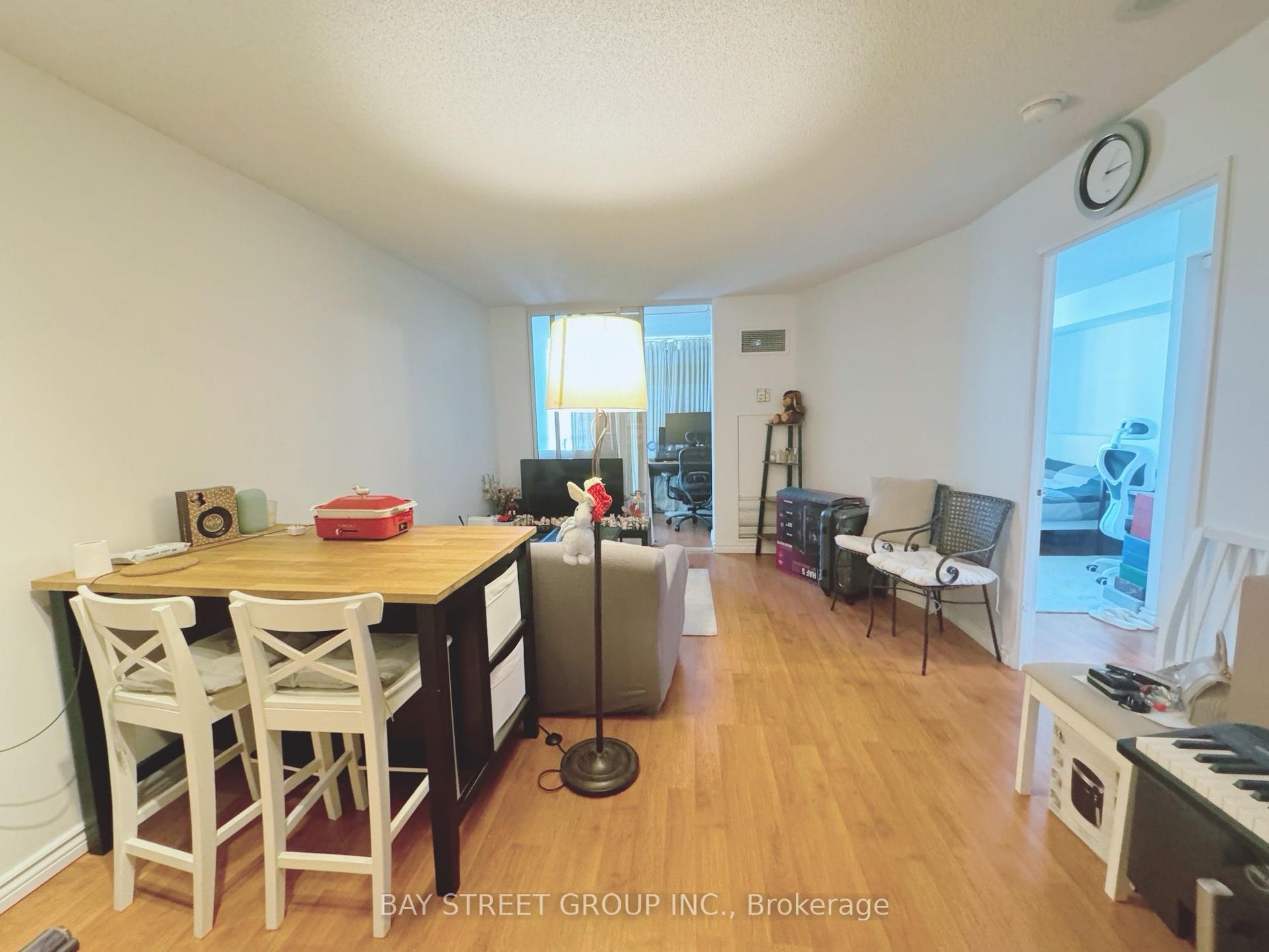24 Wellesley Street W 1512 #1512, Toronto — Condo for lease, photo 1