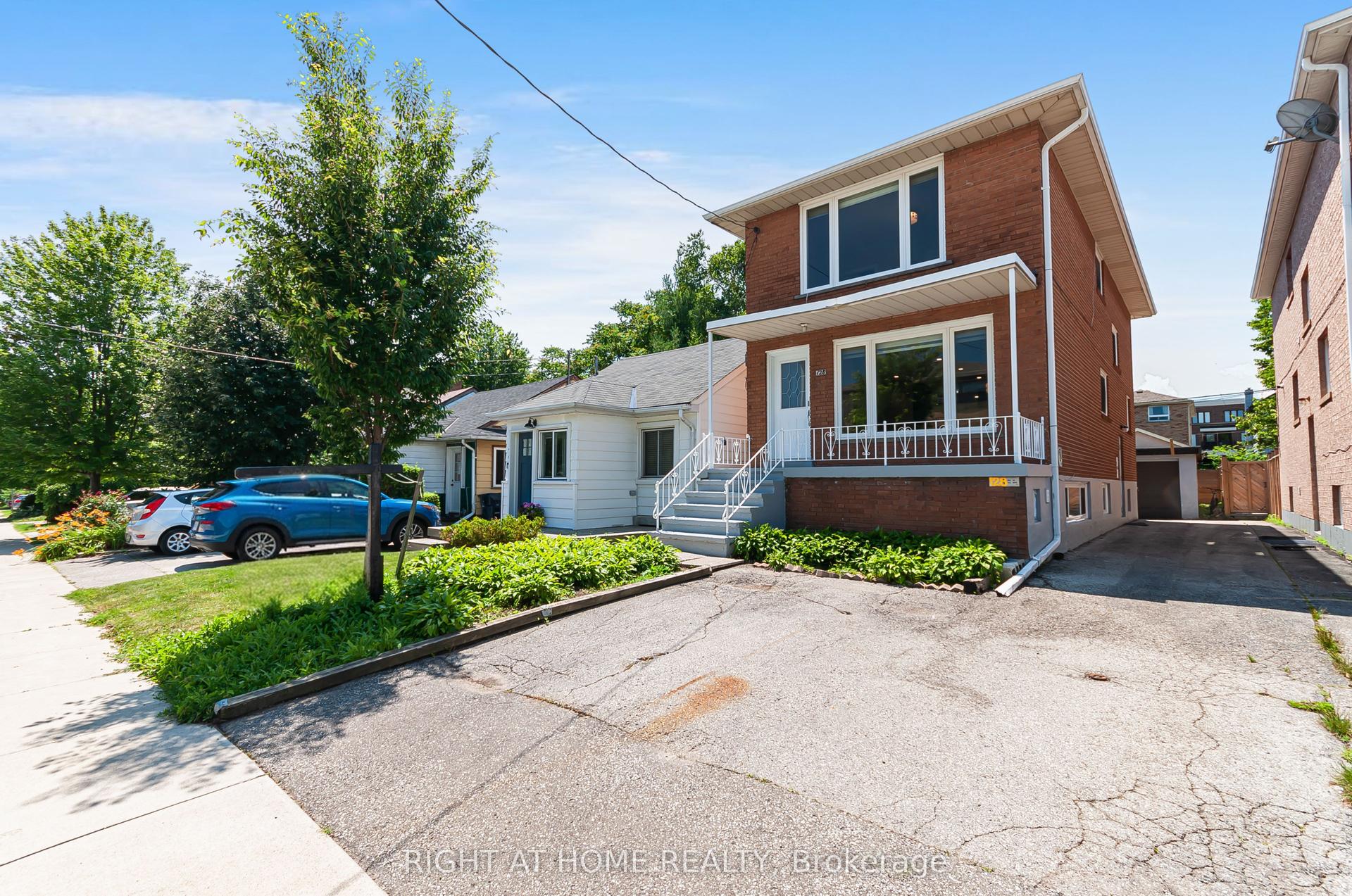 128 Twenty Second Street, Toronto — Detached for sale, photo 1