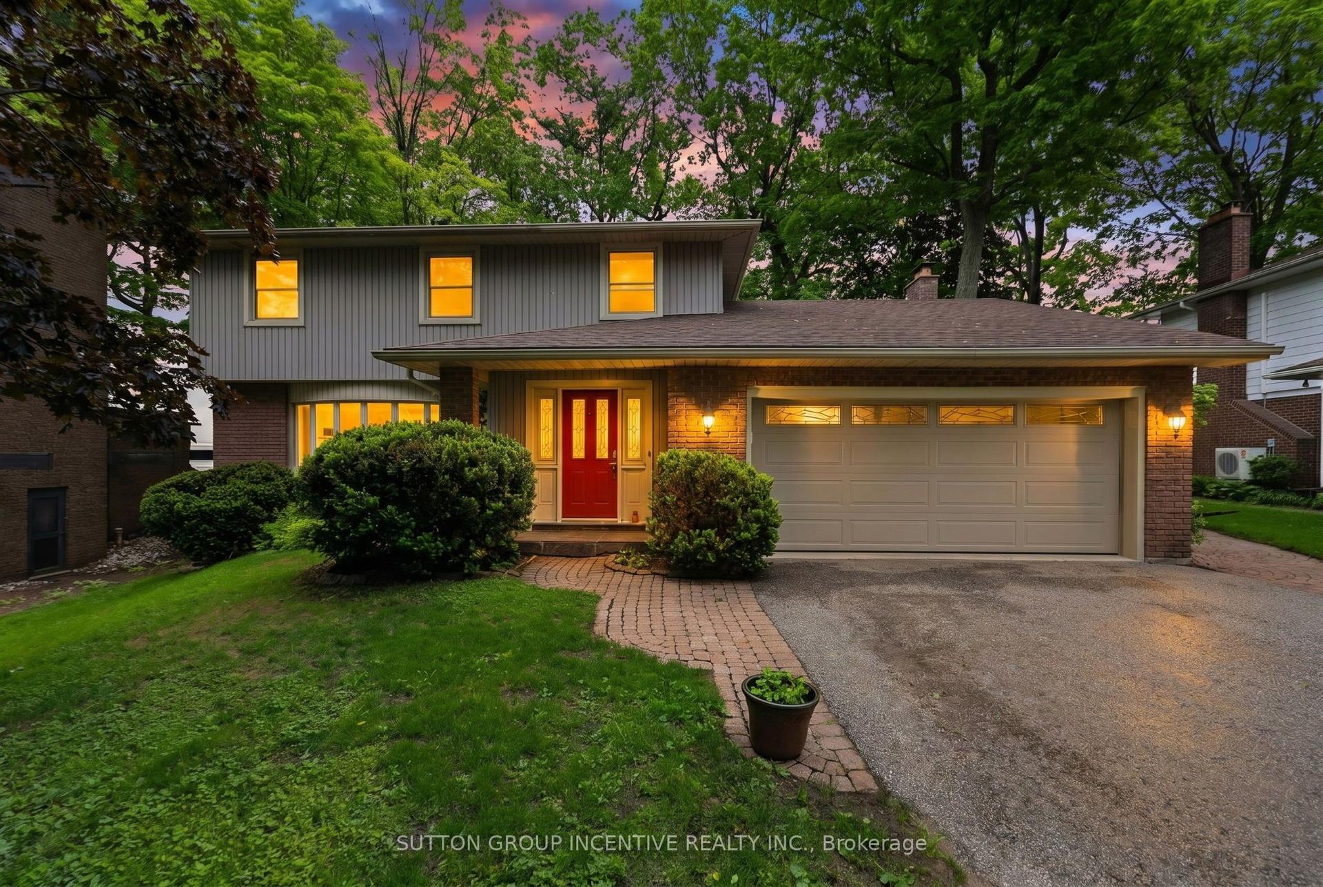 3 Southwood Circle — photo 1