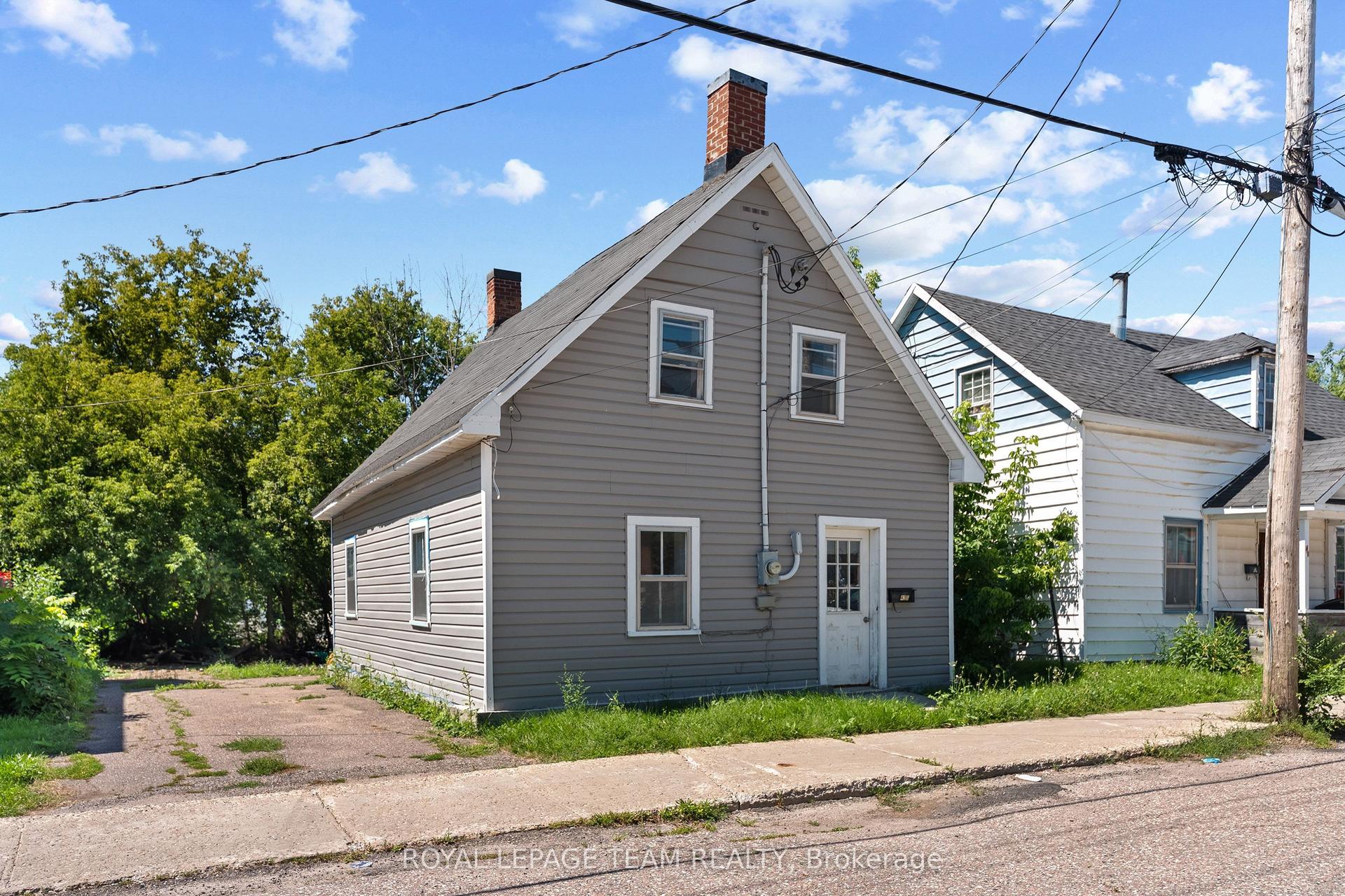 42 Bonnechere Street S, Renfrew — Detached for sale, photo 1