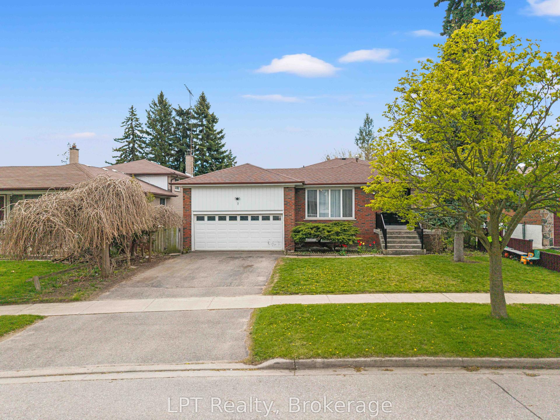 7 Briarbluff Avenue — photo 1