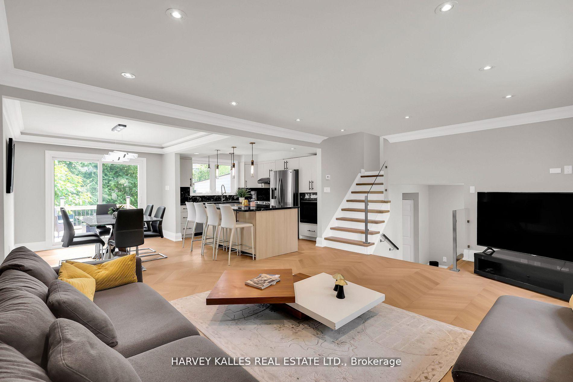 16 Wedgeport Place — photo 1