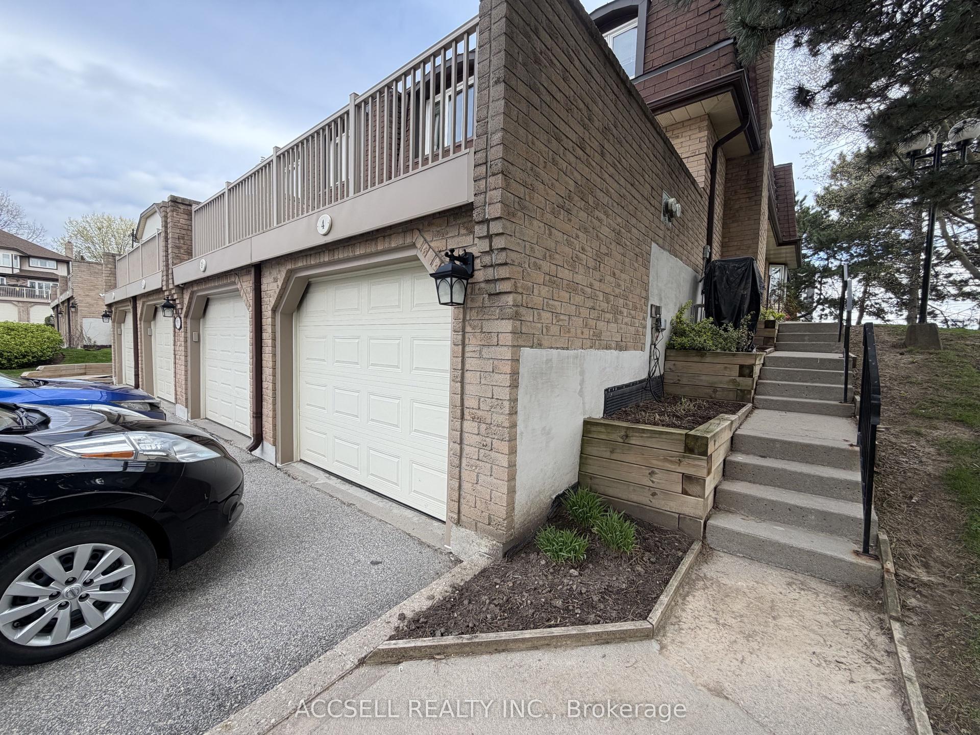 1510 Upper Middle Road 4 #4, Burlington — Condo Town for sale, photo 1