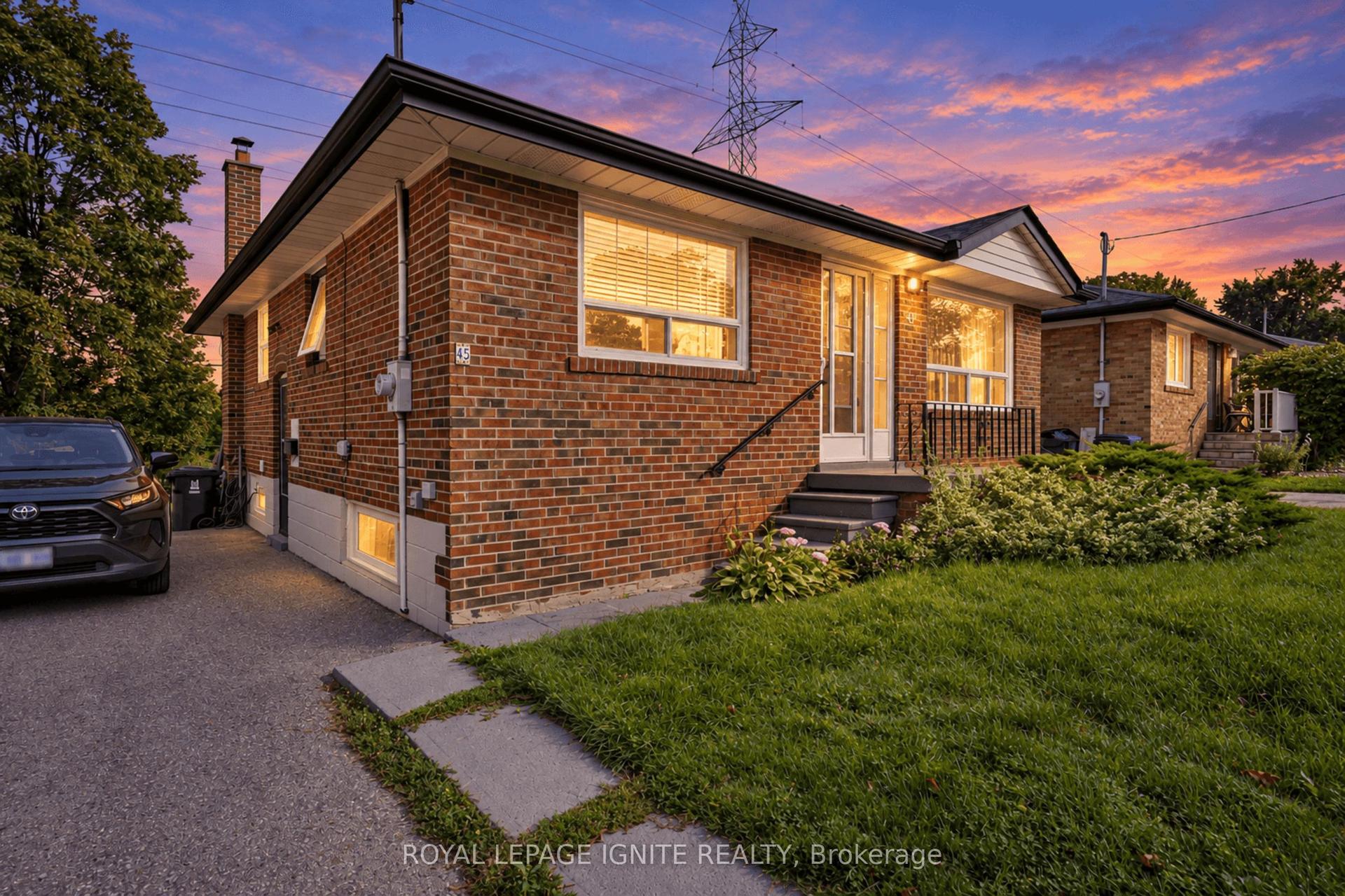 45 Redwater Drive, Toronto — Detached for sale, photo 1