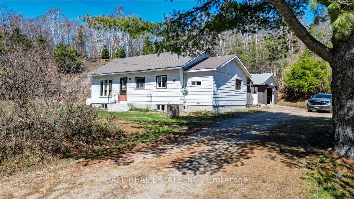 202 Monck Road — photo 1