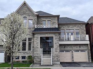 60 Wozniak Crescent — photo 1