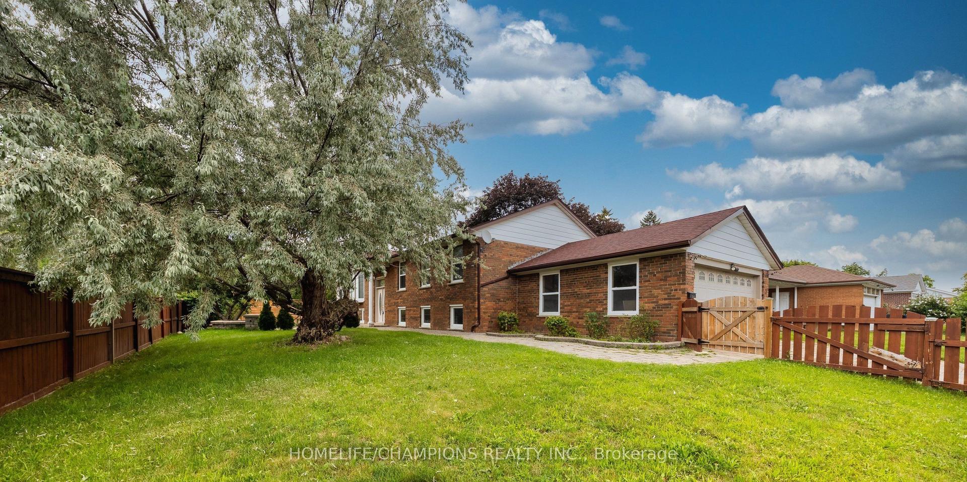 2 Altair Avenue, Toronto — Detached for lease, photo 1
