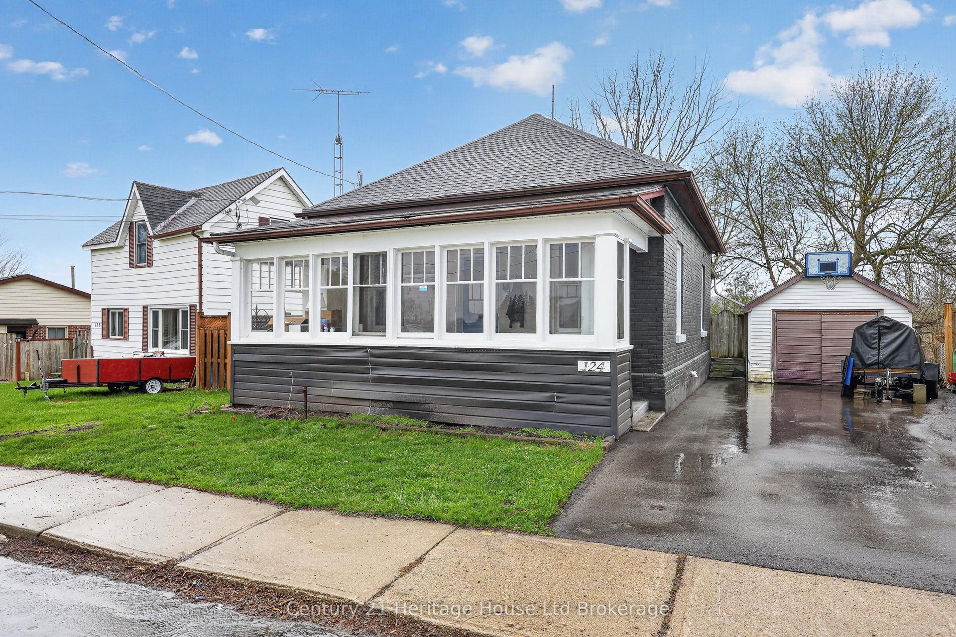 124 East Park Drive — photo 1