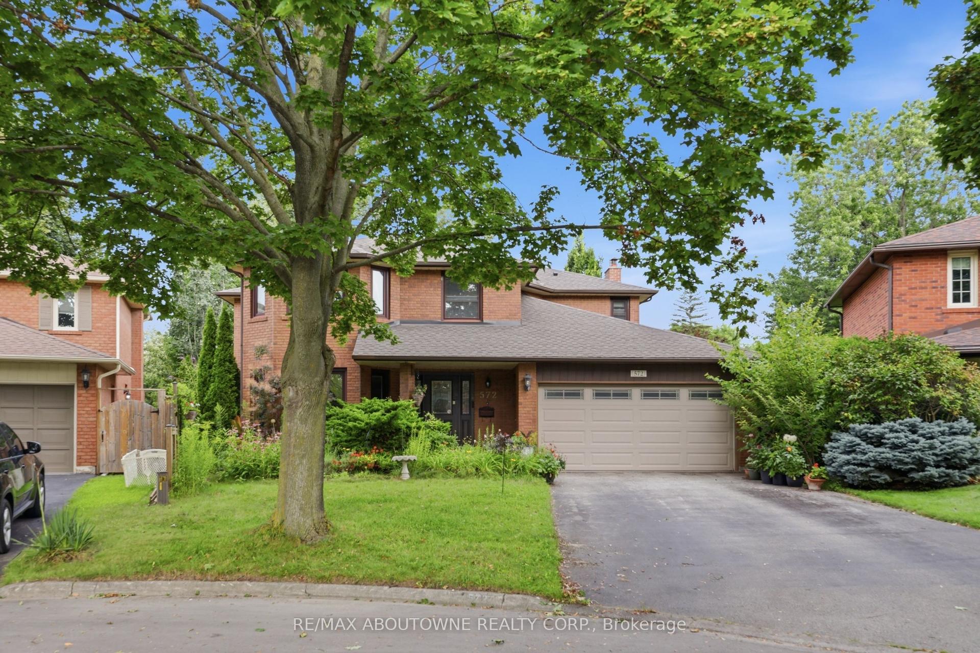 572 Harmony Avenue, Burlington — Detached for sale, photo 1
