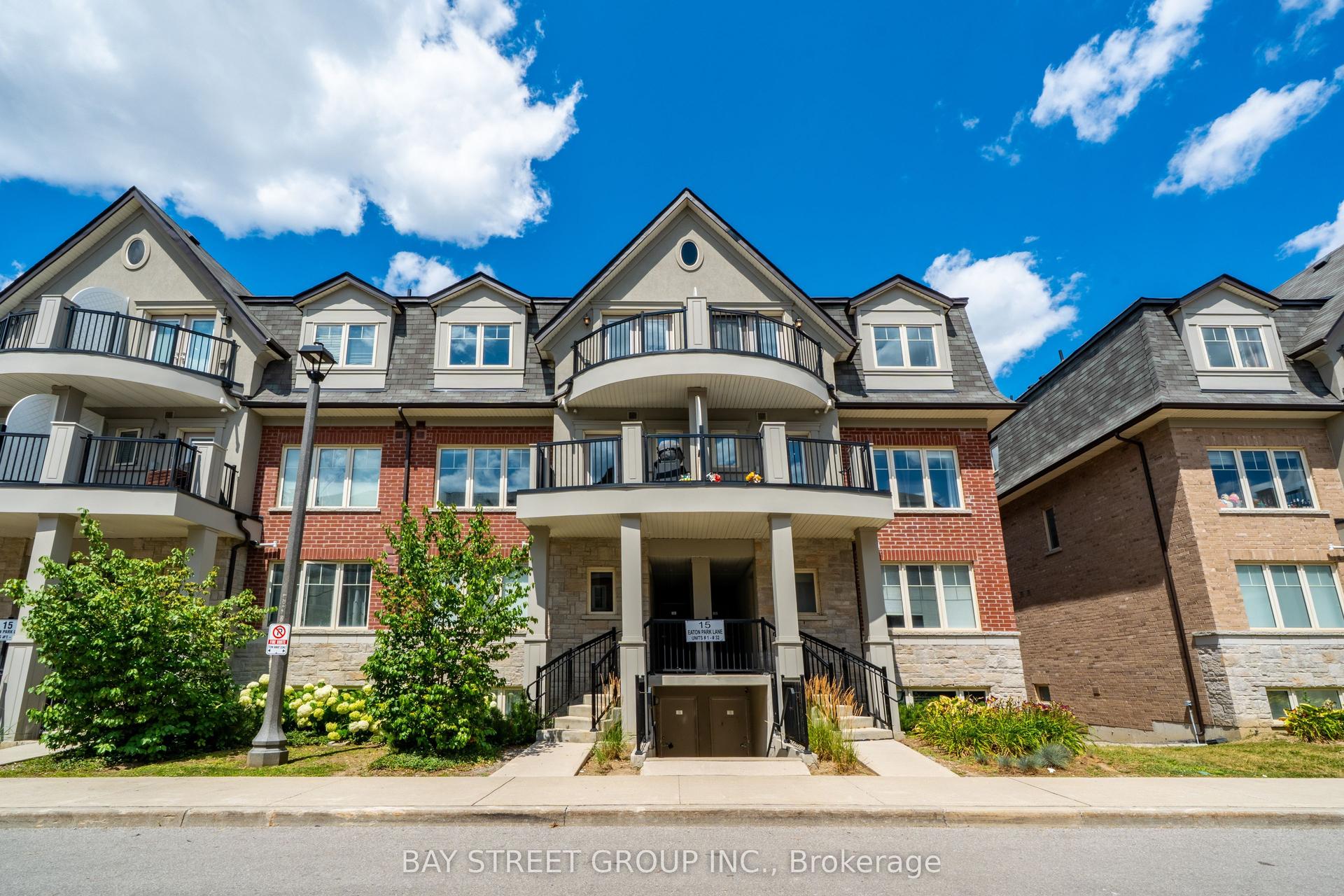 15 Eaton Park Lane 27 #27, Toronto — Condo Town for sale, photo 1