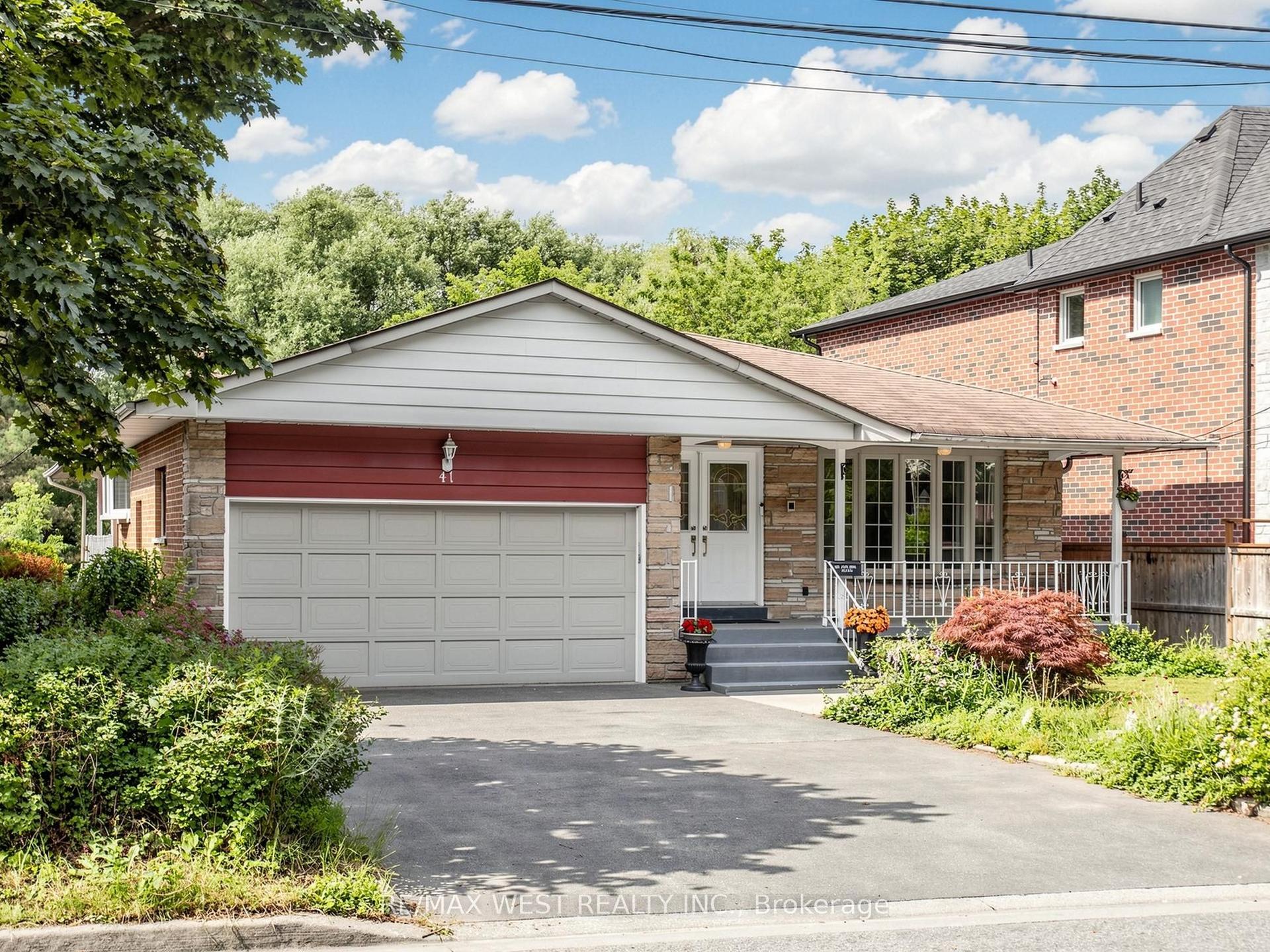 41 Burnview Crescent, Toronto — Detached for sale, photo 1