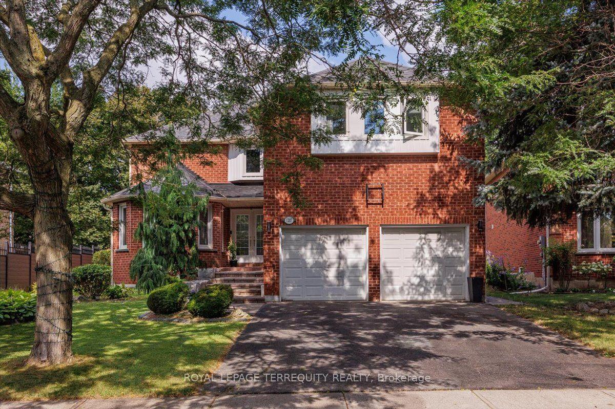 1207 Dogwood Crescent, Oakville — Detached for sale, photo 1