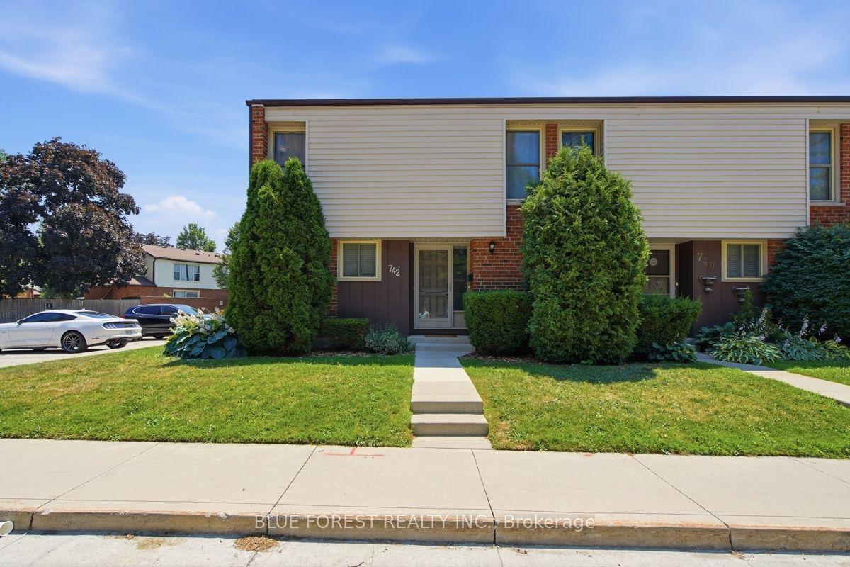 742 Fanshawe Park Road E, London North — Condo Town for sale, photo 1