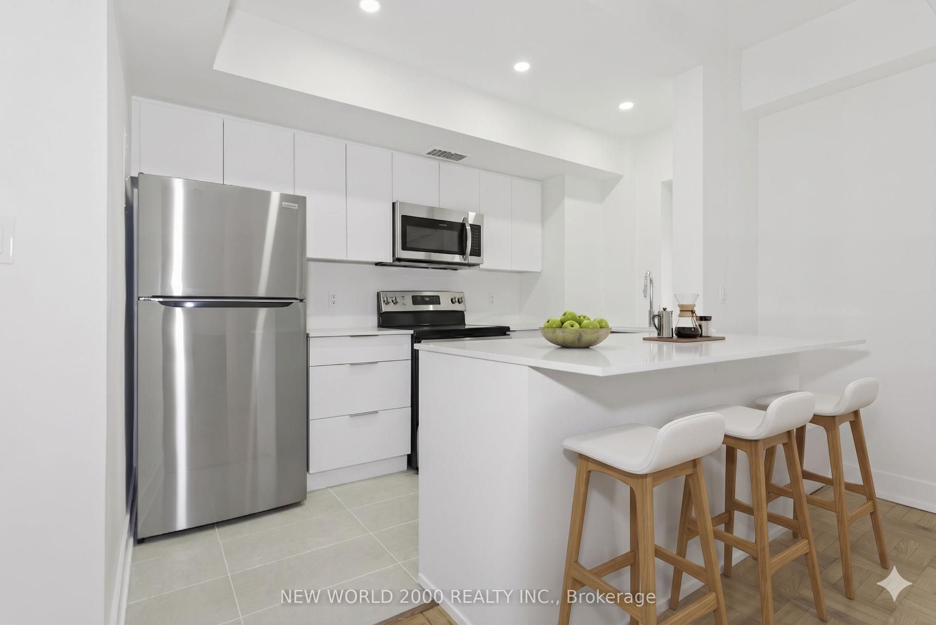 110 St Clair Avenue W 206 #206, Toronto — Condo for lease, photo 1