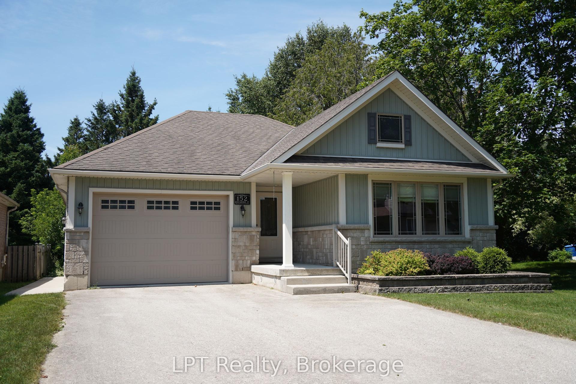 152 Kincardine Street N, West Grey — Detached for sale, photo 1