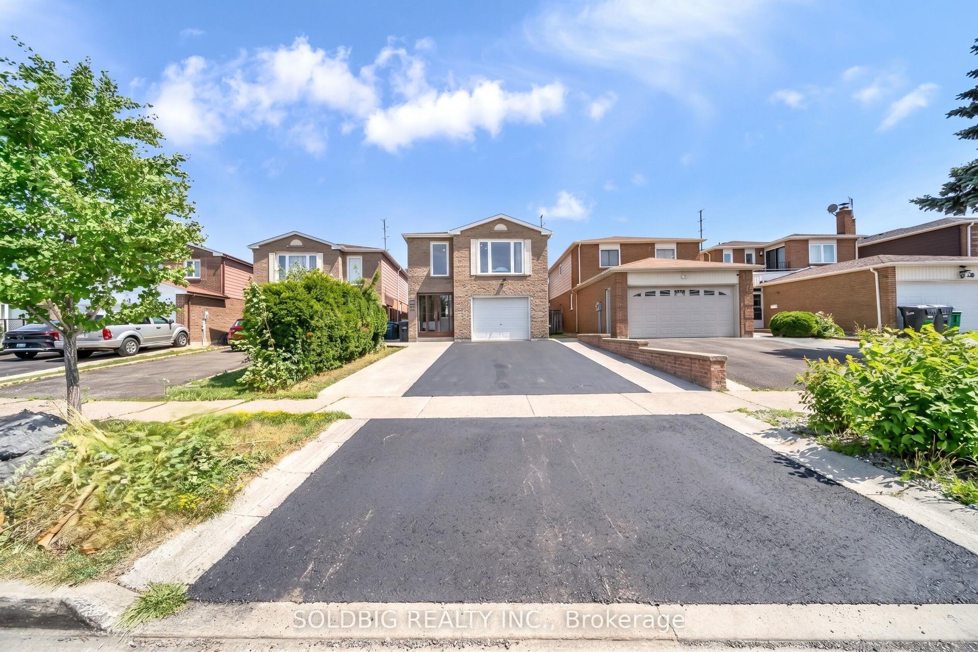 76 Banting Crescent, Brampton — Detached for sale, photo 1