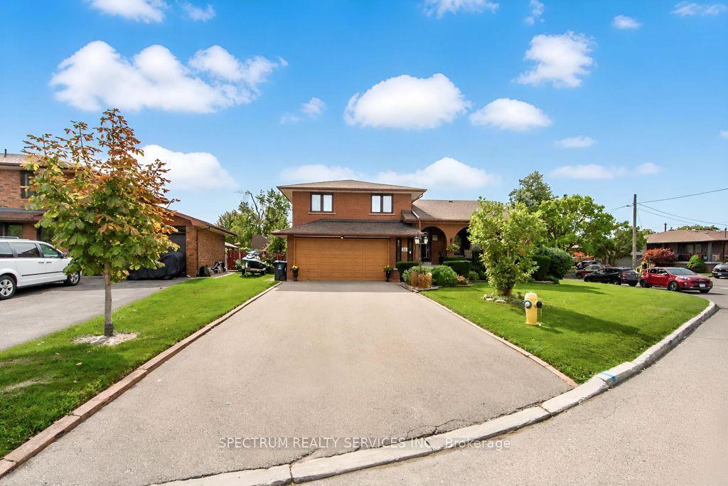 16 Burin Court, Toronto — Detached for sale, photo 1