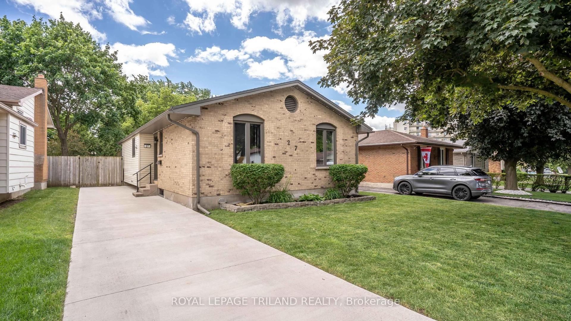 27 PATIENCE Crescent, London South — Detached for sale, photo 1