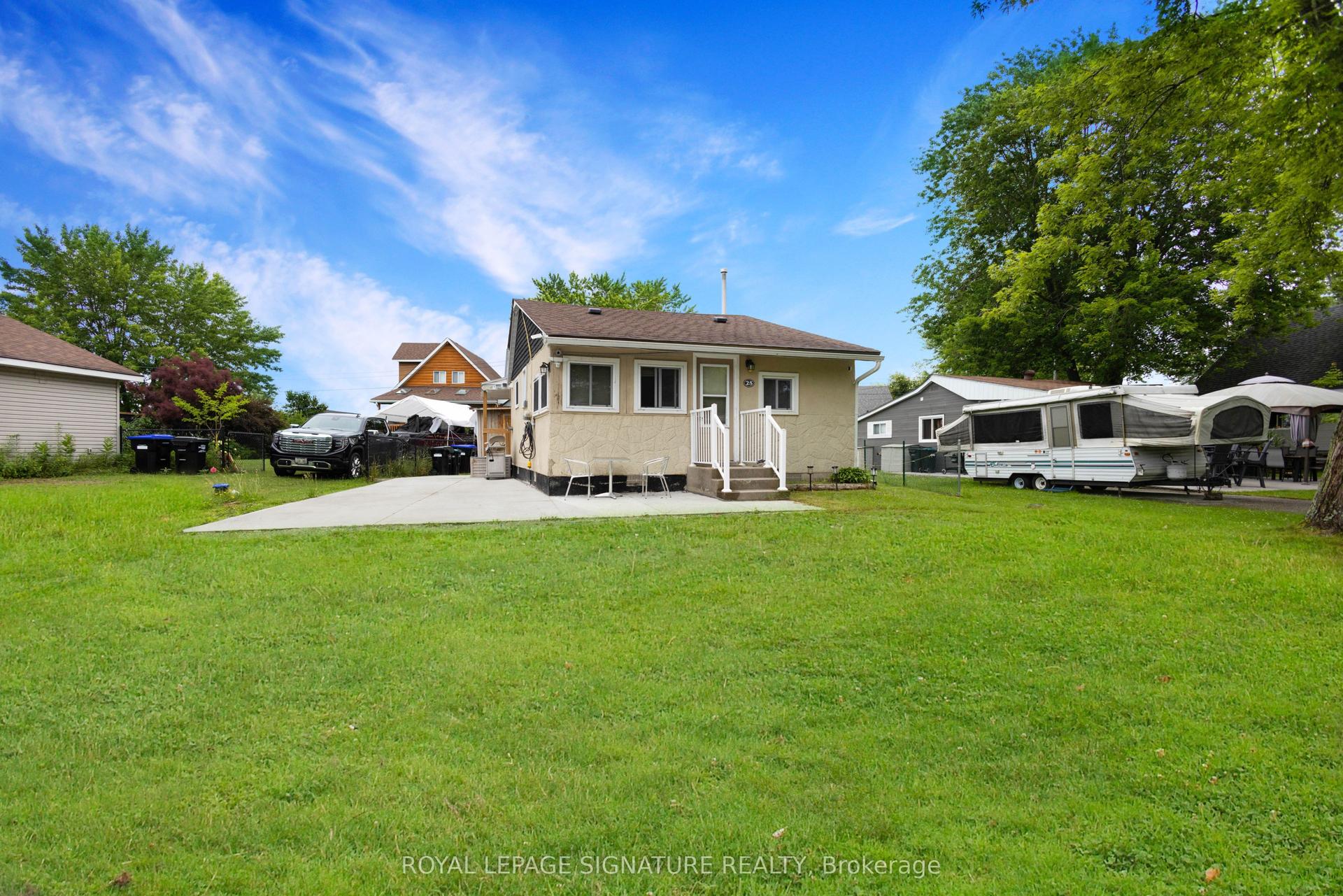 25 Playfair Drive — photo 1