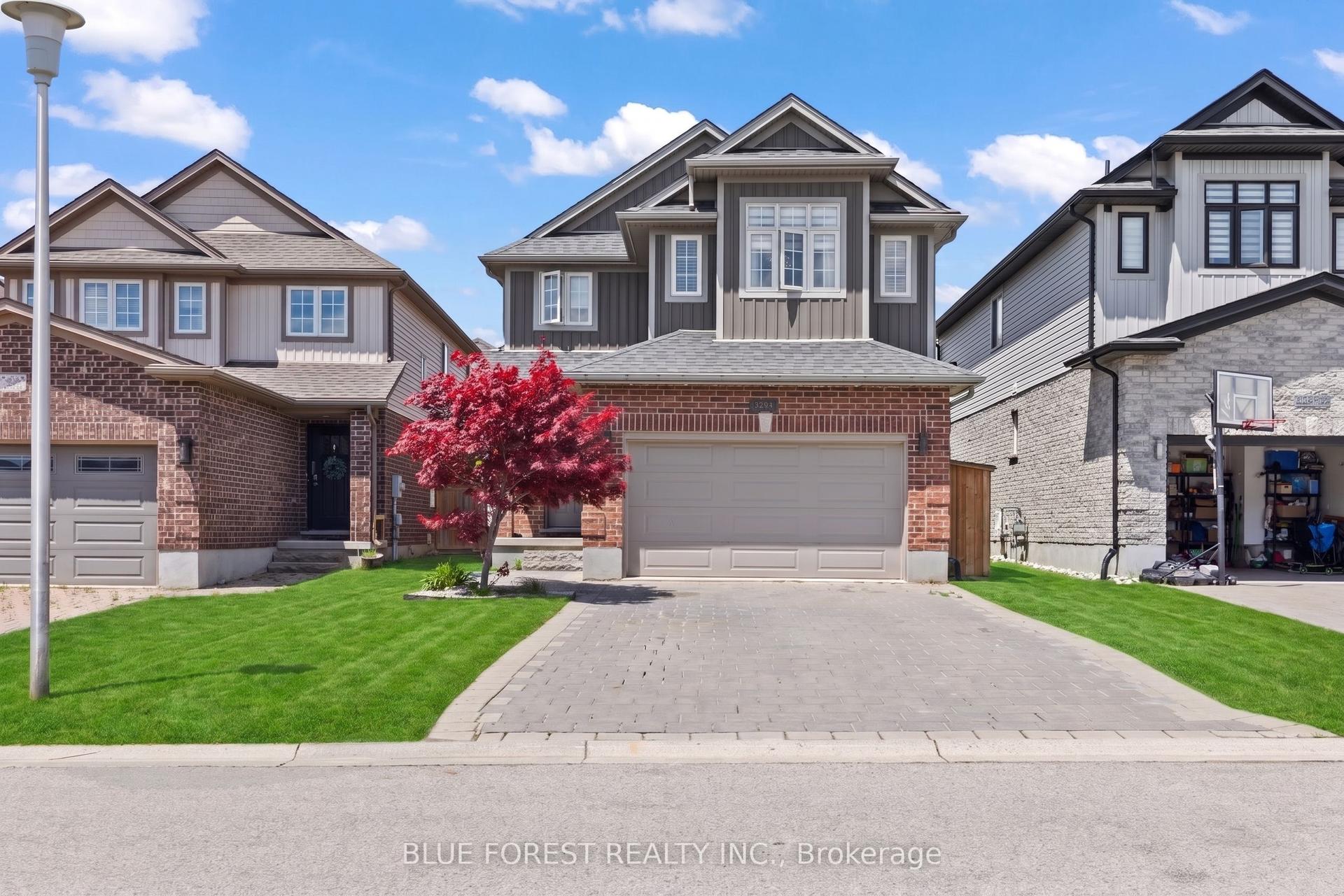 3293 Casson Way, London South — Detached for sale, photo 1