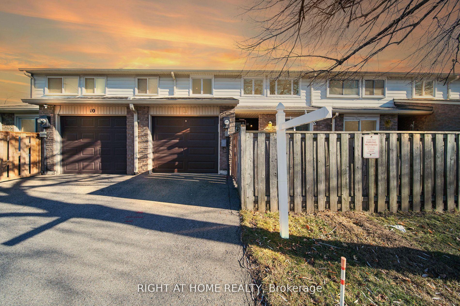 12 Lace Fern Way, Toronto — Condo Town for sale, photo 1