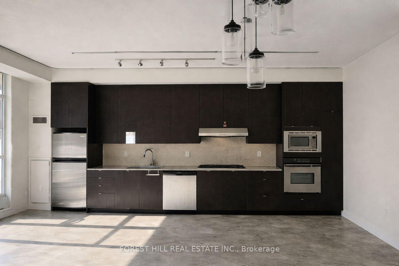 23 Brant Street 207 #207 — photo 1