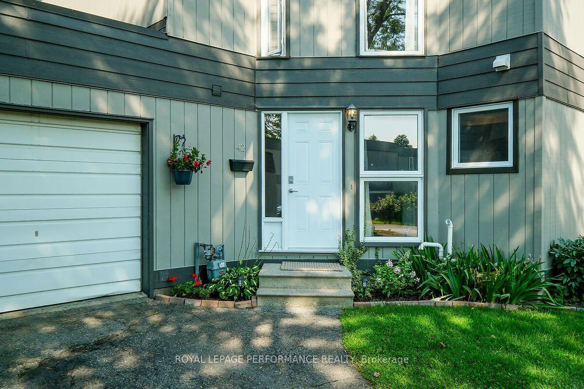 42 Compata Way 28 #28, Blackburn Hamlet — Condo Town for lease, photo 1