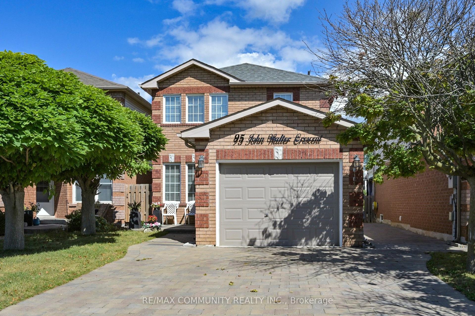 95 John Walter Crescent — photo 1