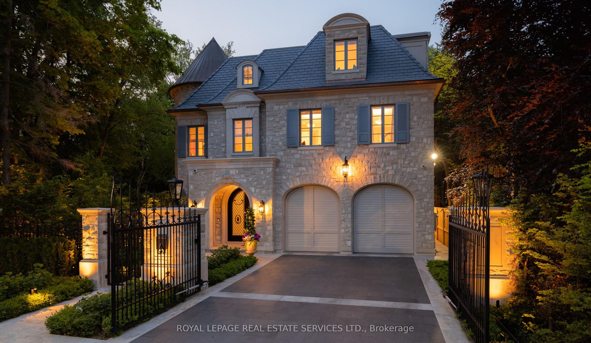221 Forest Hill Road, Toronto — Detached for sale, photo 1