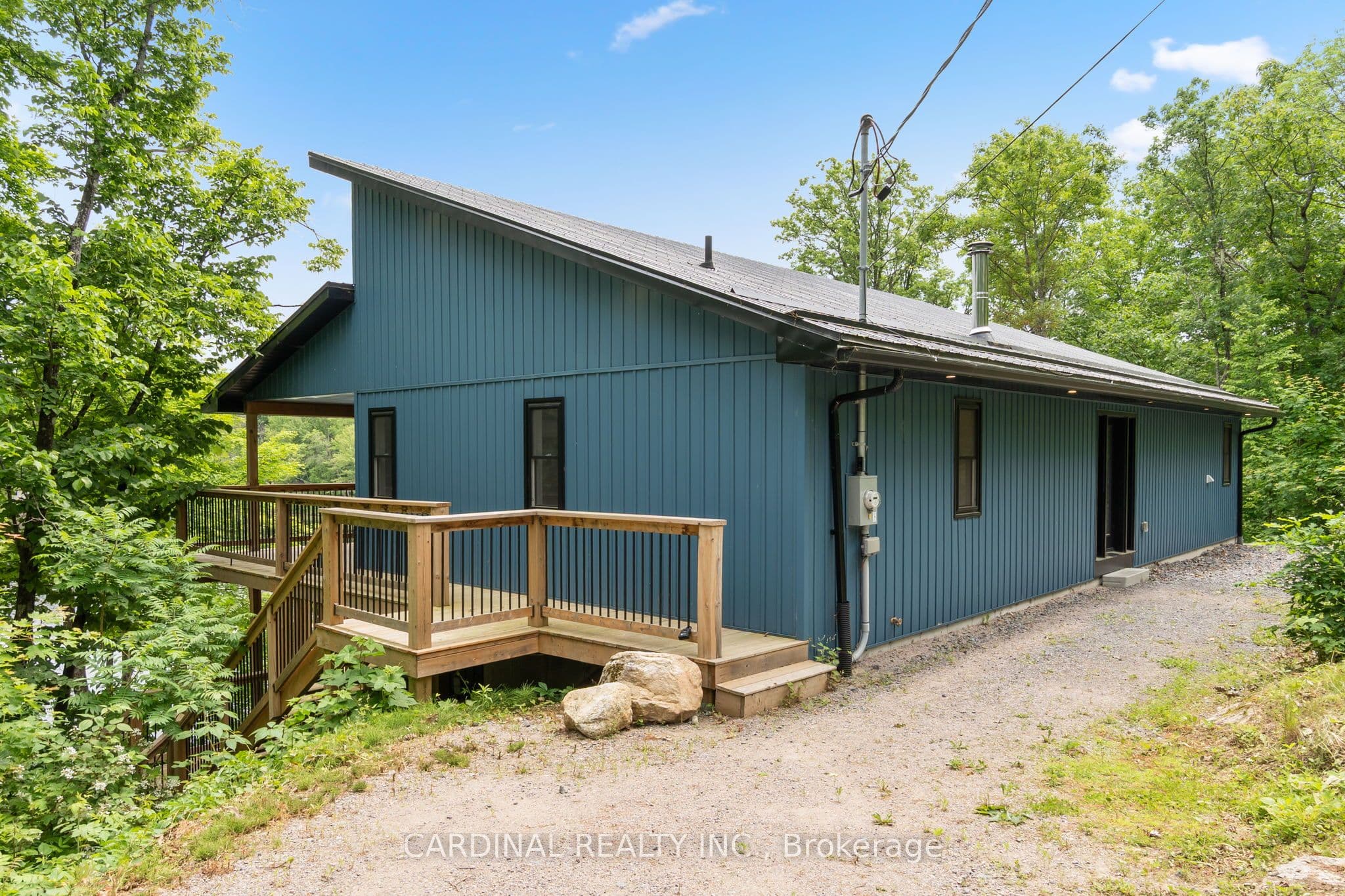 1028 Finch Lane — photo 1