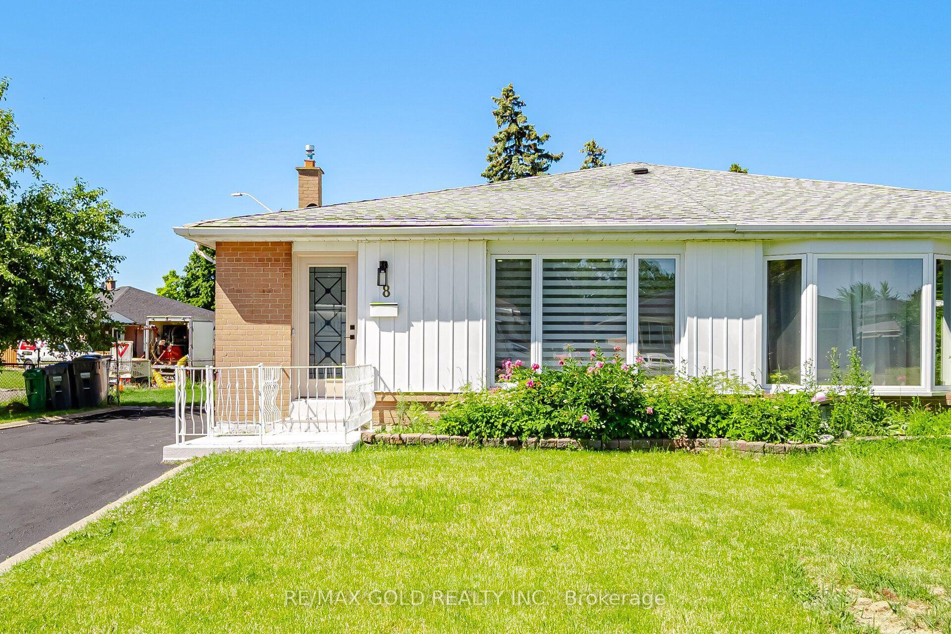 8 Athlone Avenue, Brampton — Semi-Detached for sale, photo 1