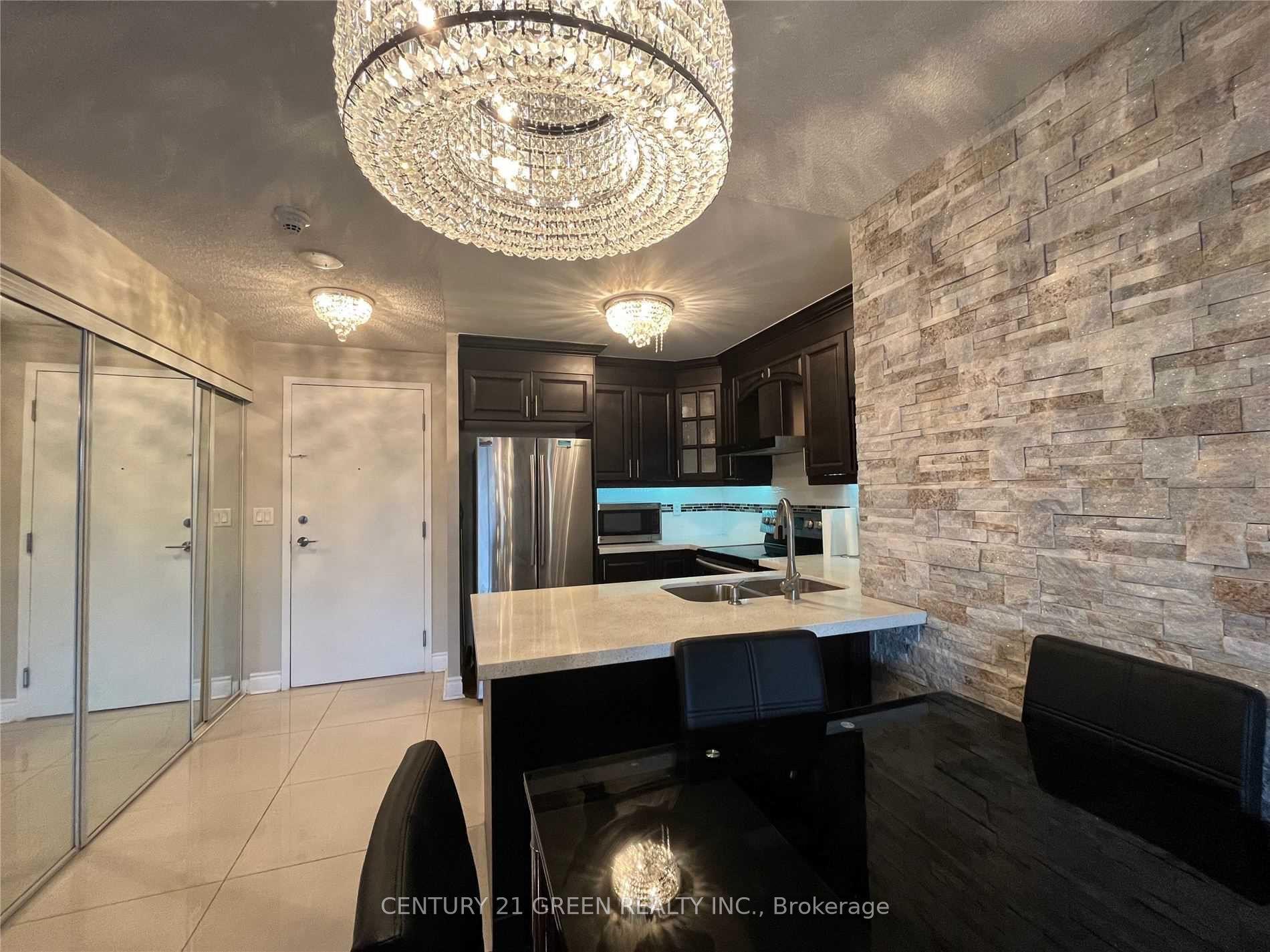3888 Duke of York Boulevard 435 #435 — photo 1