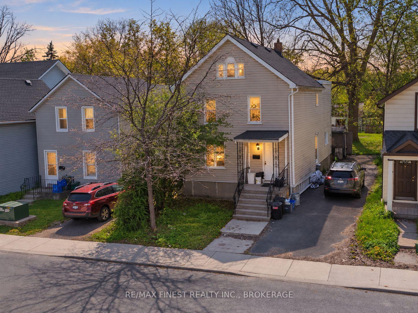 216 Alfred Street, Kingston — Detached for sale, photo 1