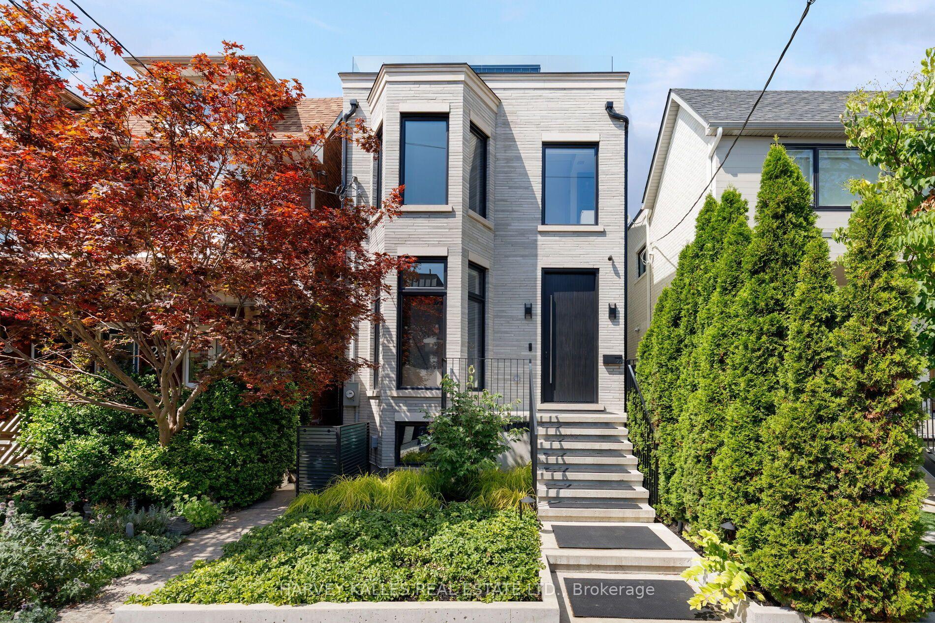 22 Foxley Street, Toronto — Detached for sale, photo 1
