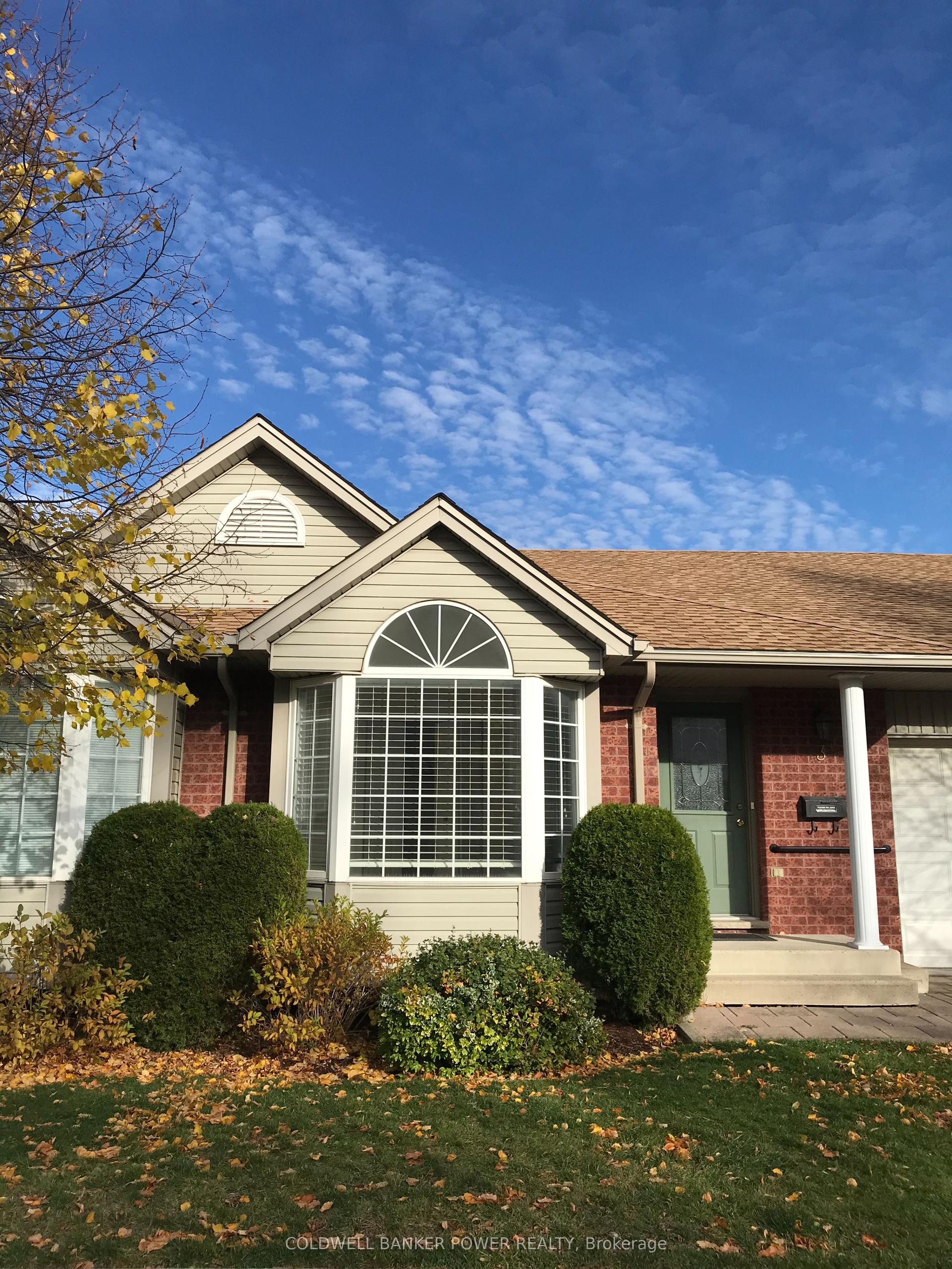 122 Sherwood Forest Square 3 #3, London North — Condo Town for lease, photo 1